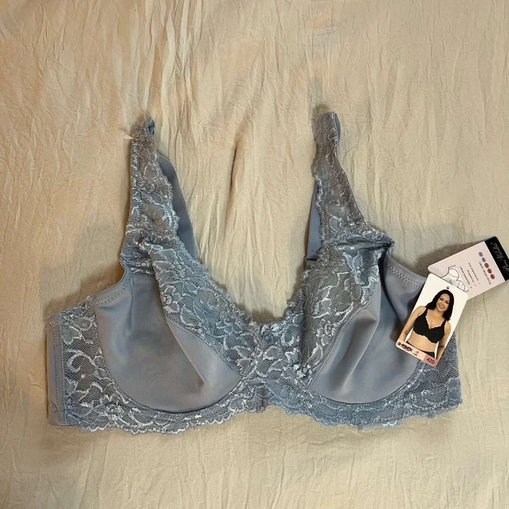 Lace Trim‎ Satin Blue Bra Size 42D